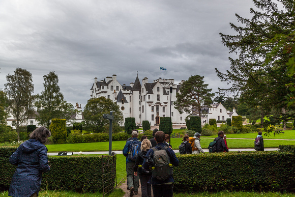 Walking to Blair Castle